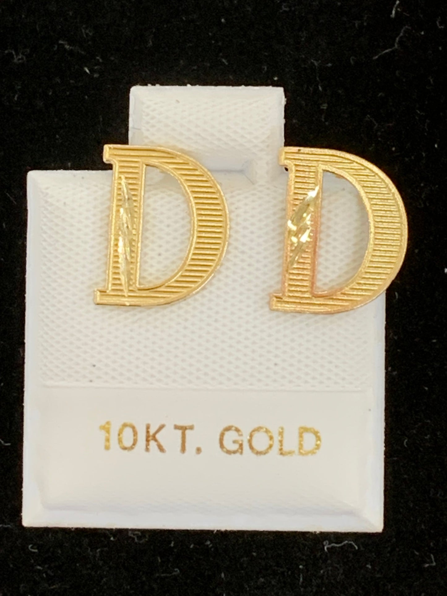 10k D initial earring
