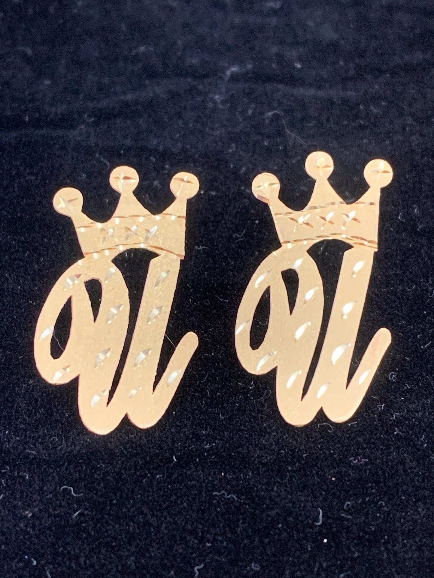 10k costume U with crown earrings