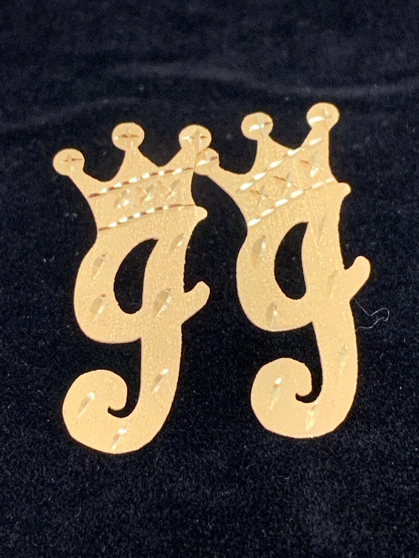 10k custom I initial with crown earrings