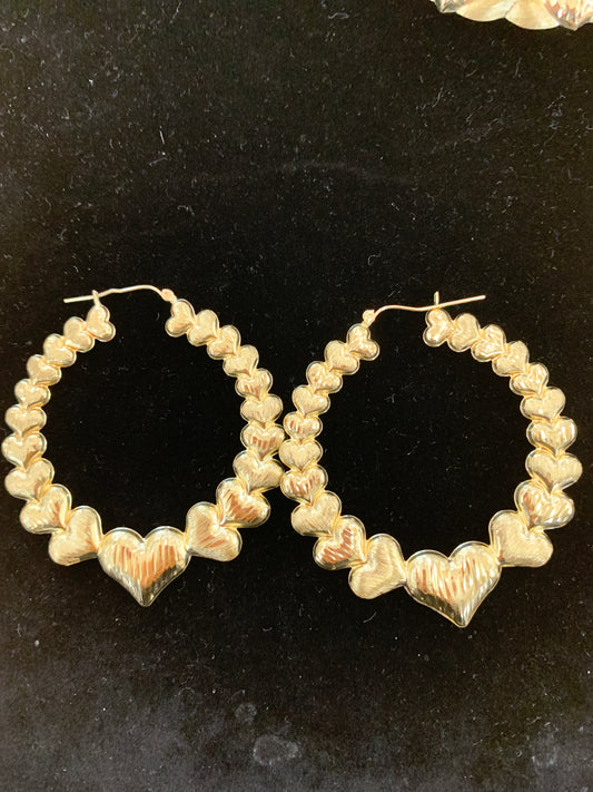 10k circle hoops w hearts