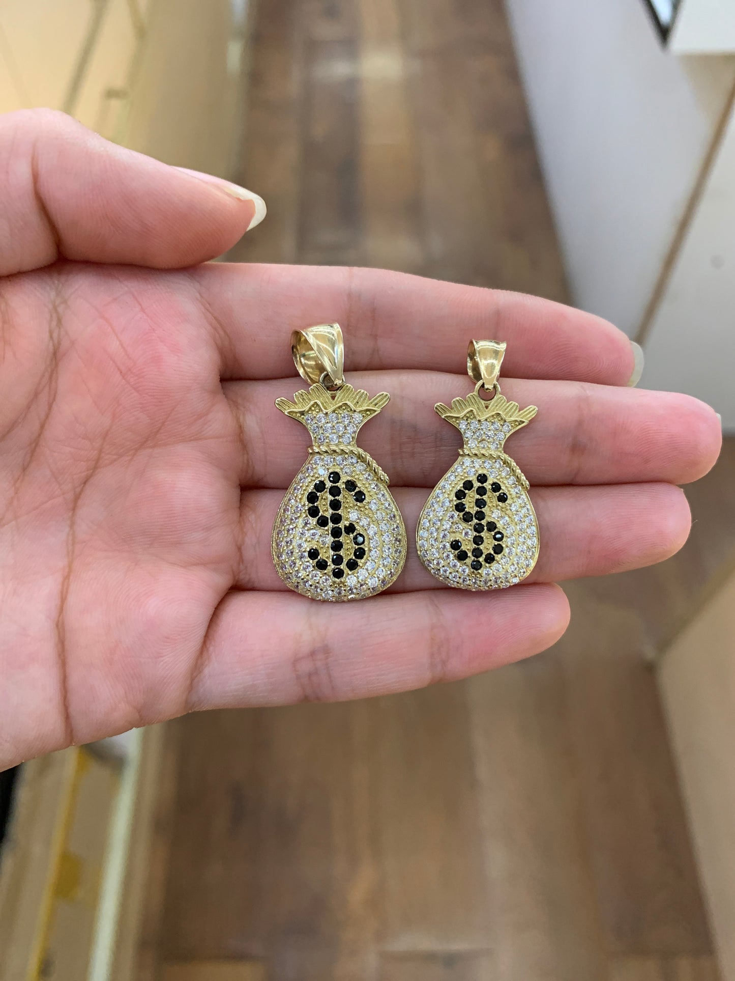 10k Gold Money Bag Pendant, Money Pendant for Chain, Small Money Bag Charm, CZ Money Pendant, Gifts for Him, Money Bag Dollar Sign Pendant 10k.