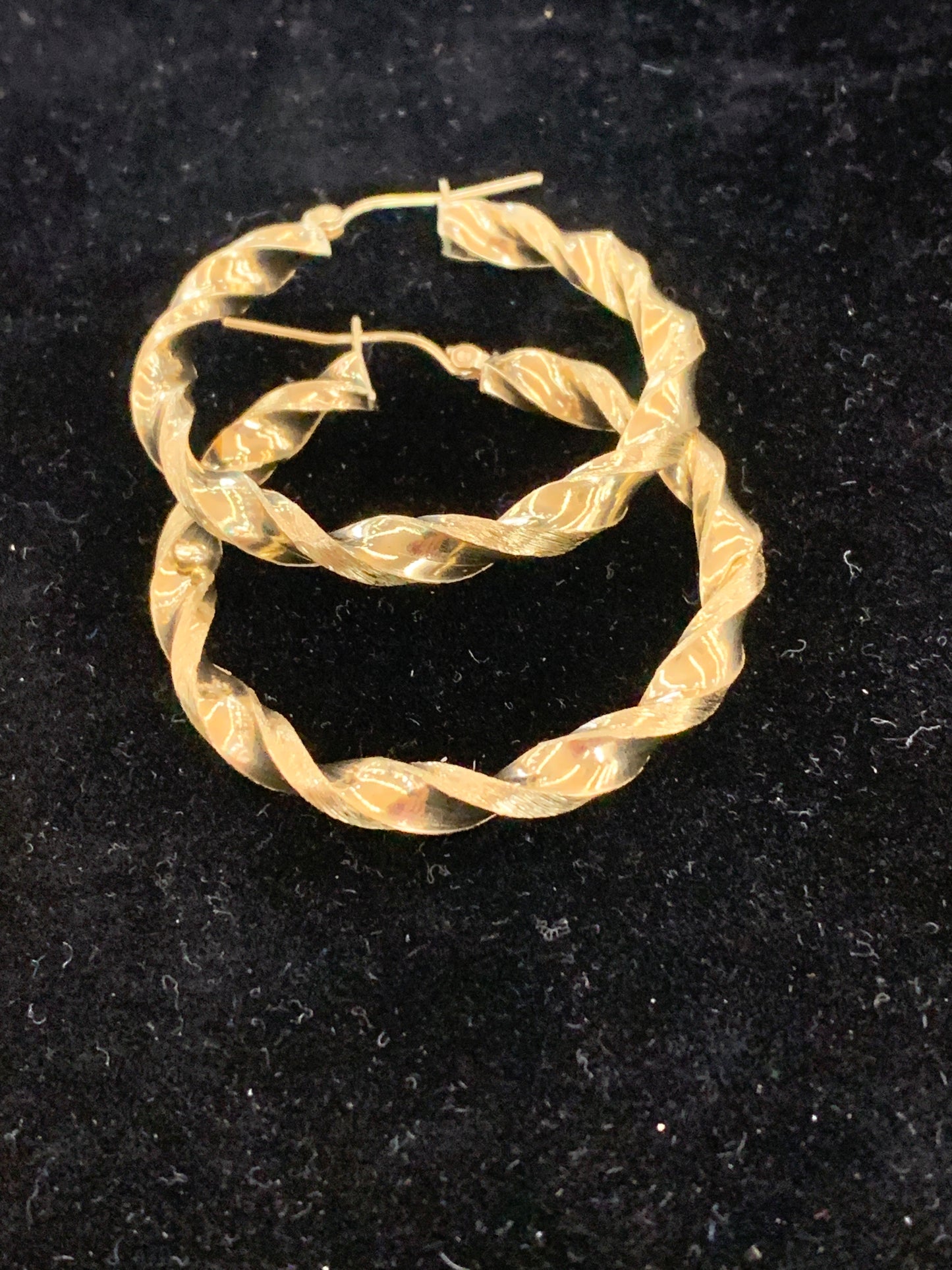 10k Twisted hoops