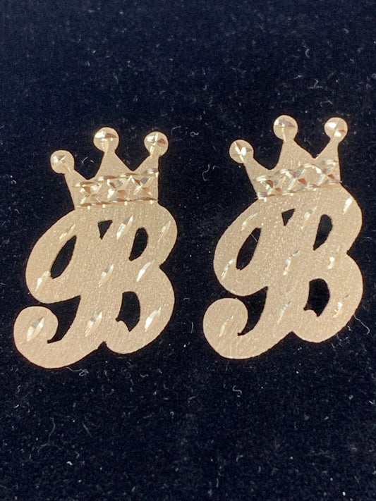10k costume B with crown earrings