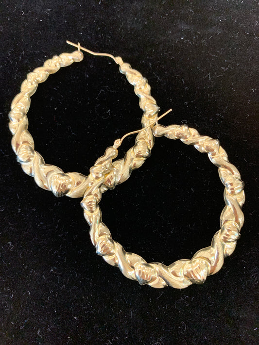 10k circle hoops w hearts