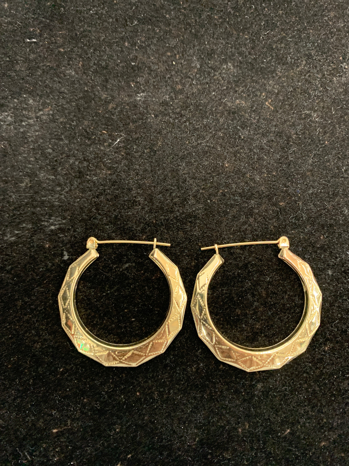 10k Gold Creole Hoops featuring an engraved hexagonal design, Small Hoops for Kids Girls, 10k Creole Medium Hoops for Women featuring an engraved hexagonal design , 10k Gold Creole Hoop Earrings featuring an engraved hexogonal design