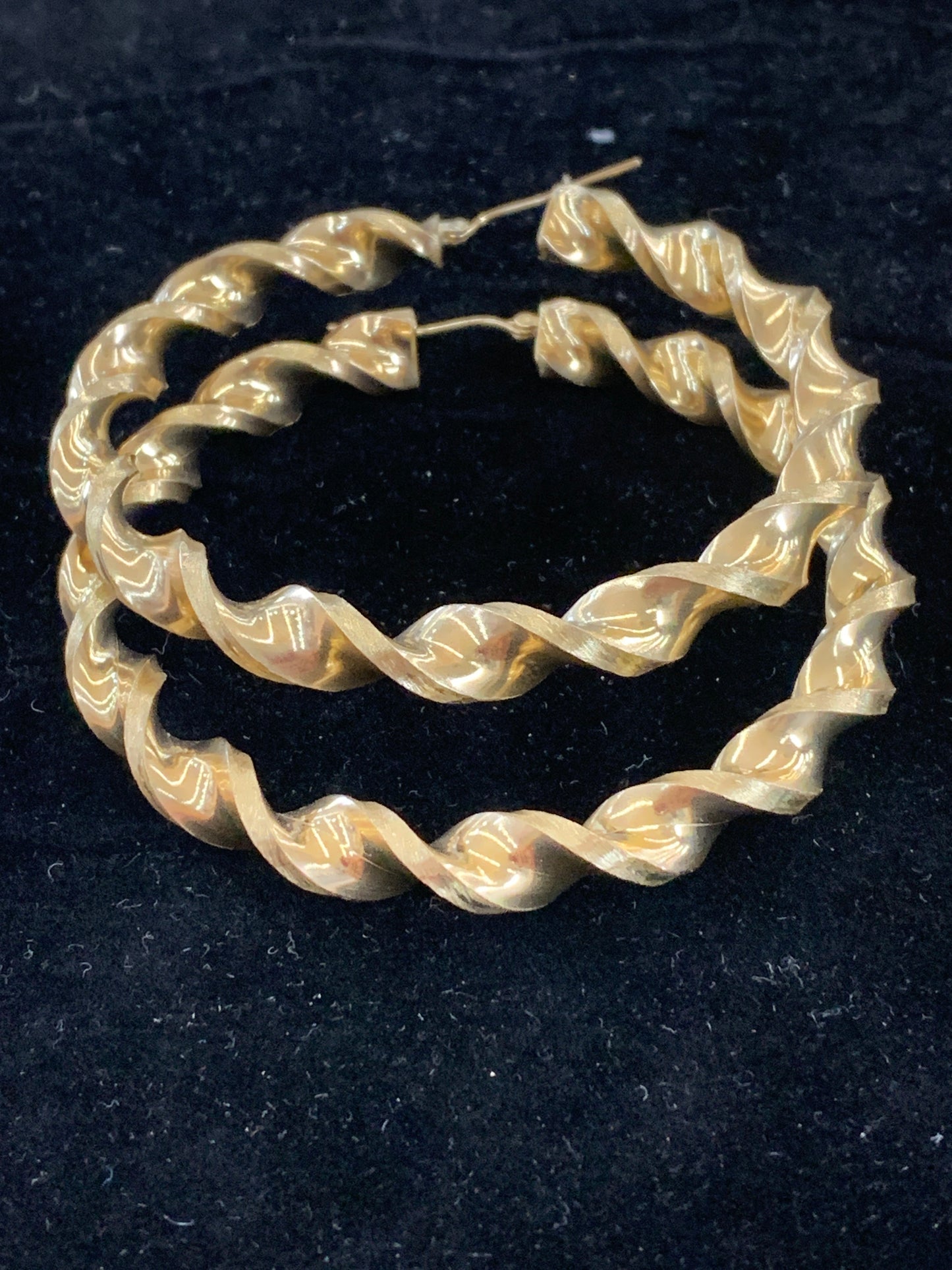 10k twisted hoops