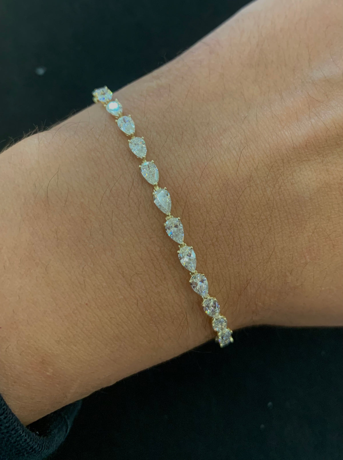 14k Teardrop Lab Diamond Tennis Bracelet featuring a teardrop clasp, gold bracelet gift.