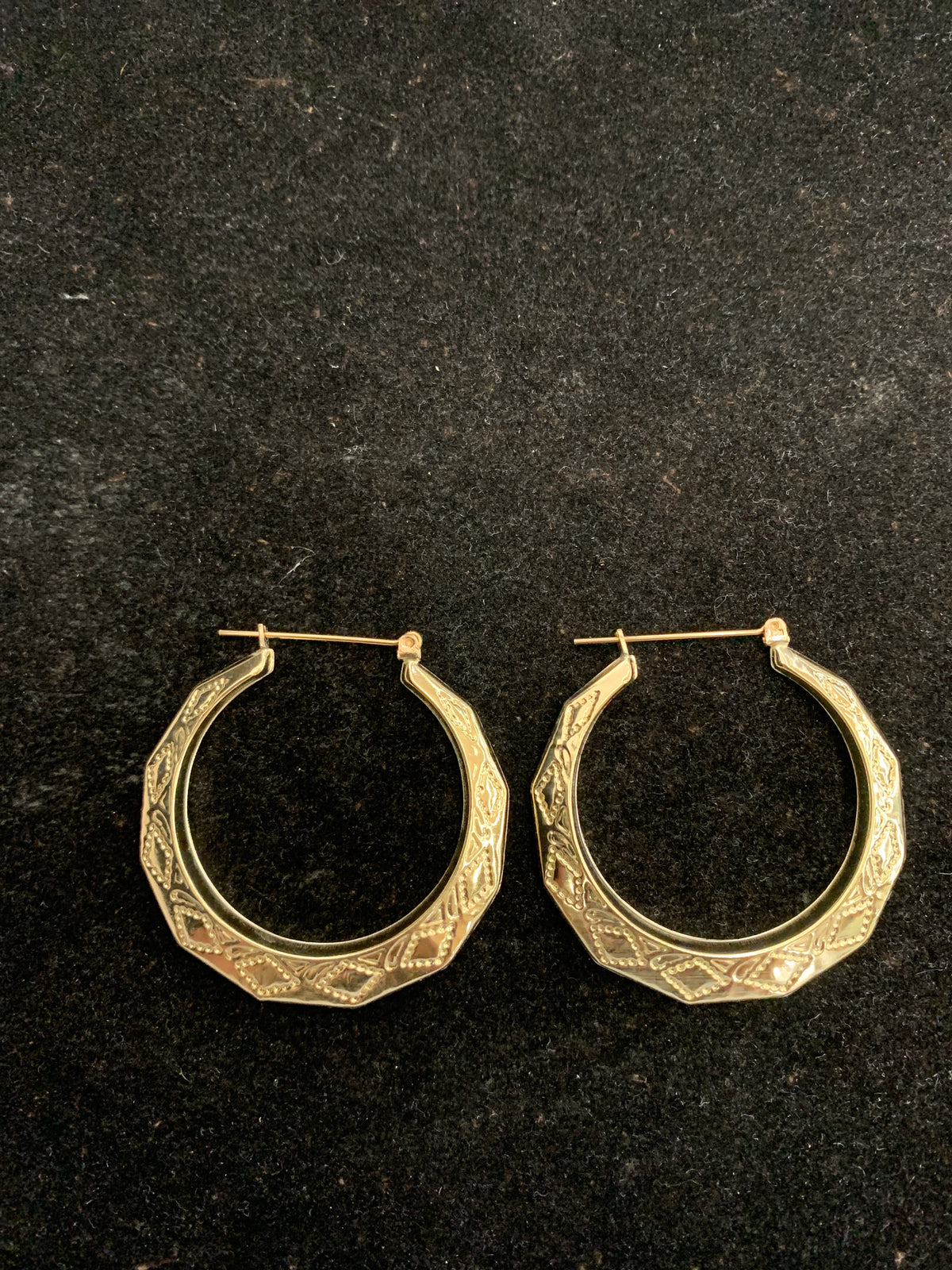10k Gold Creole Hoops featuring an engraved hexagonal design, Small Hoops for Kids Girls, 10k Creole Medium Hoops for Women featuring an engraved hexagonal design , 10k Gold Creole Hoop Earrings featuring an engraved hexogonal design