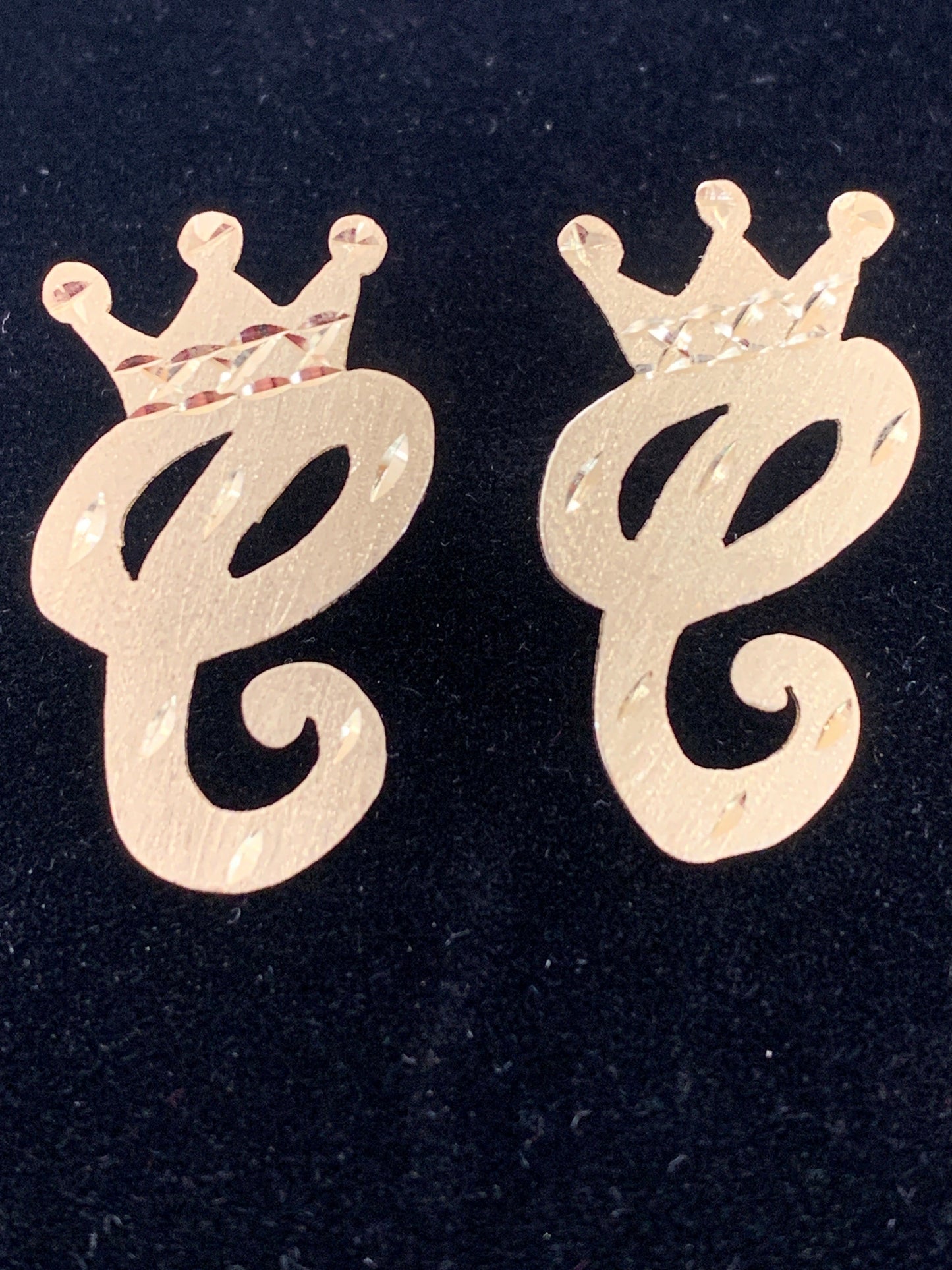 10k custom C initial with crown earrings
