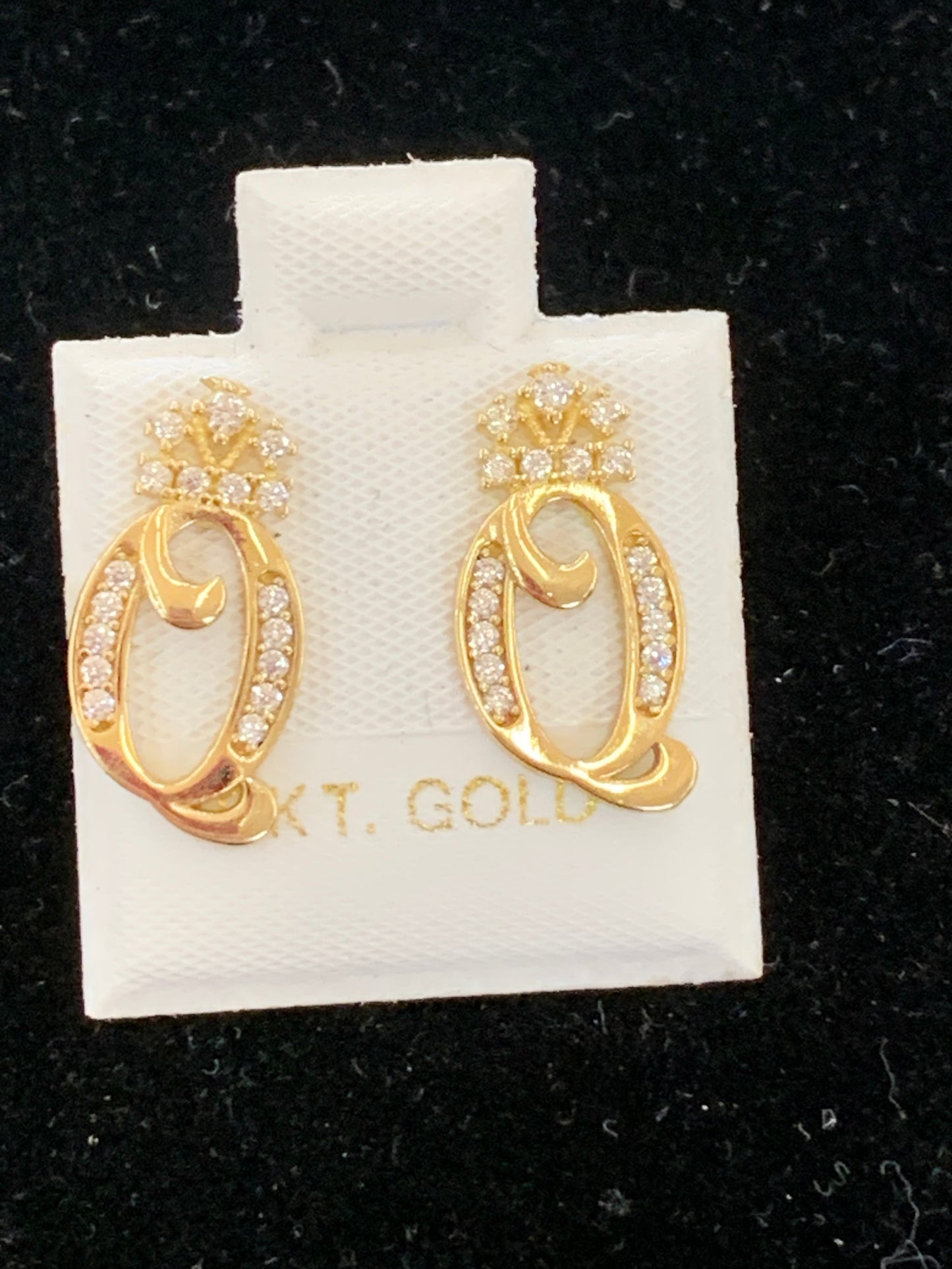 10k Q initial earrings with crown