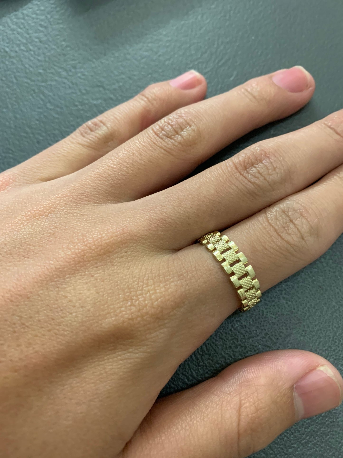 10k President Jubilee Band, Jubilee Band in Yellow Gold, Diamond cut, 6.8mm, 5.8mm Unisex Jubilee Band, Link Ring