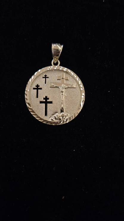 10k circle with cross pendant