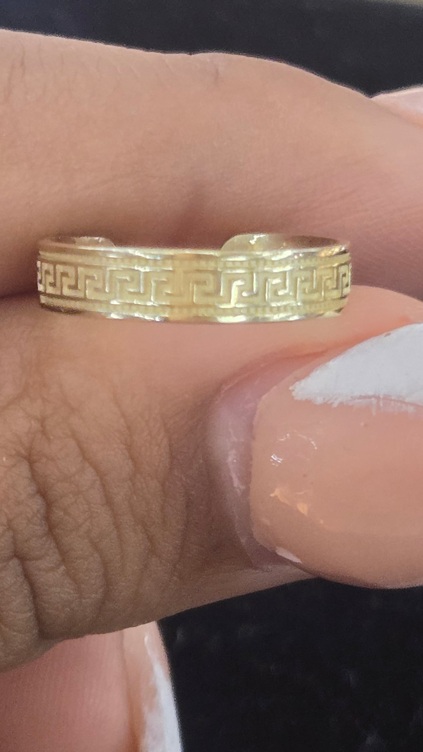 10k Aztec style toe ring